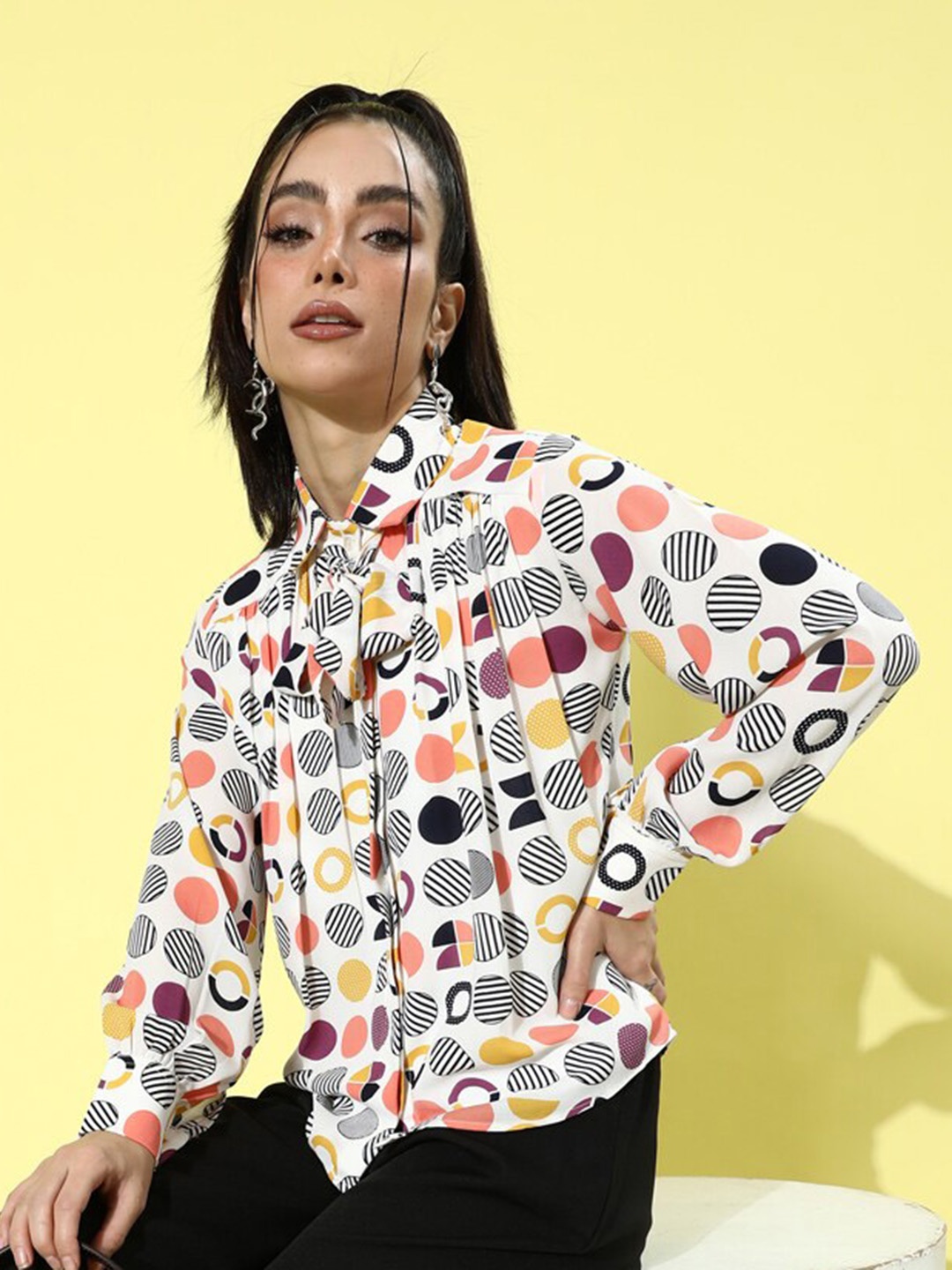 

DressBerry Geometric Printed Cuffed Sleeves Shirt Style Top, White