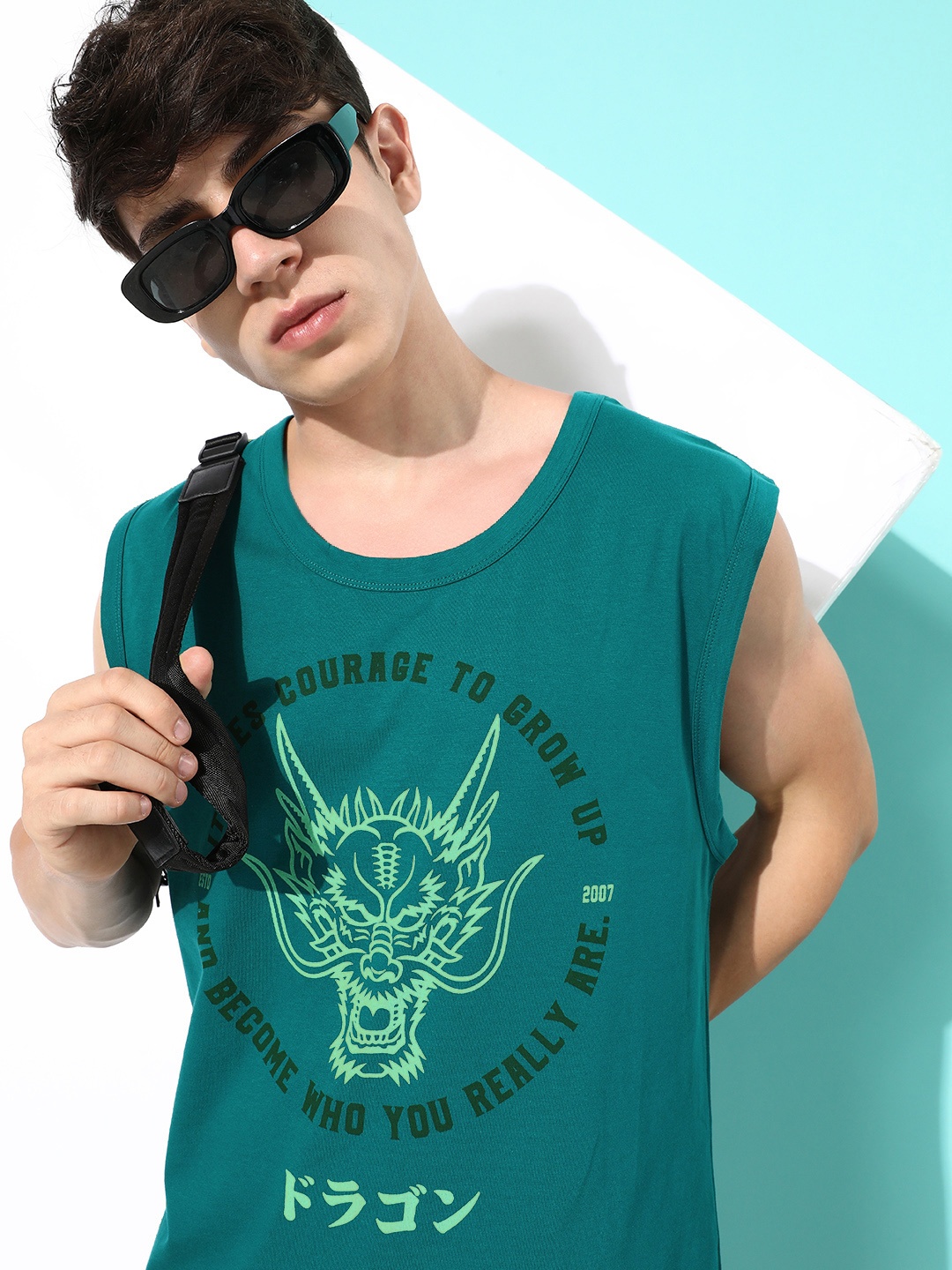 

Difference of Opinion Men Green Printed Pure Cotton Oversize T-shirt
