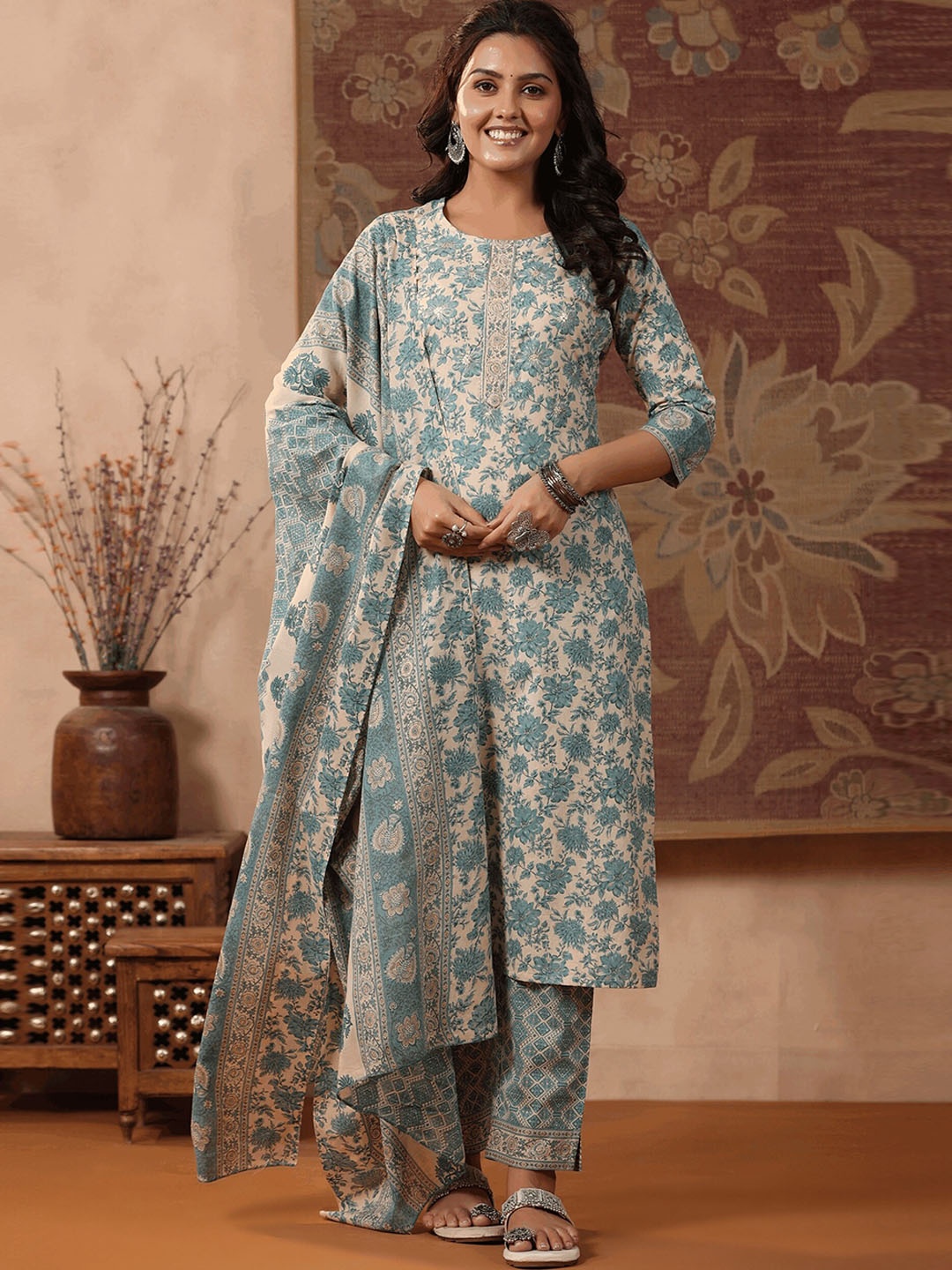 

Readiprint Fashions Floral Printed Sequinned Pure Cotton Kurta with Trousers & Dupatta, Green