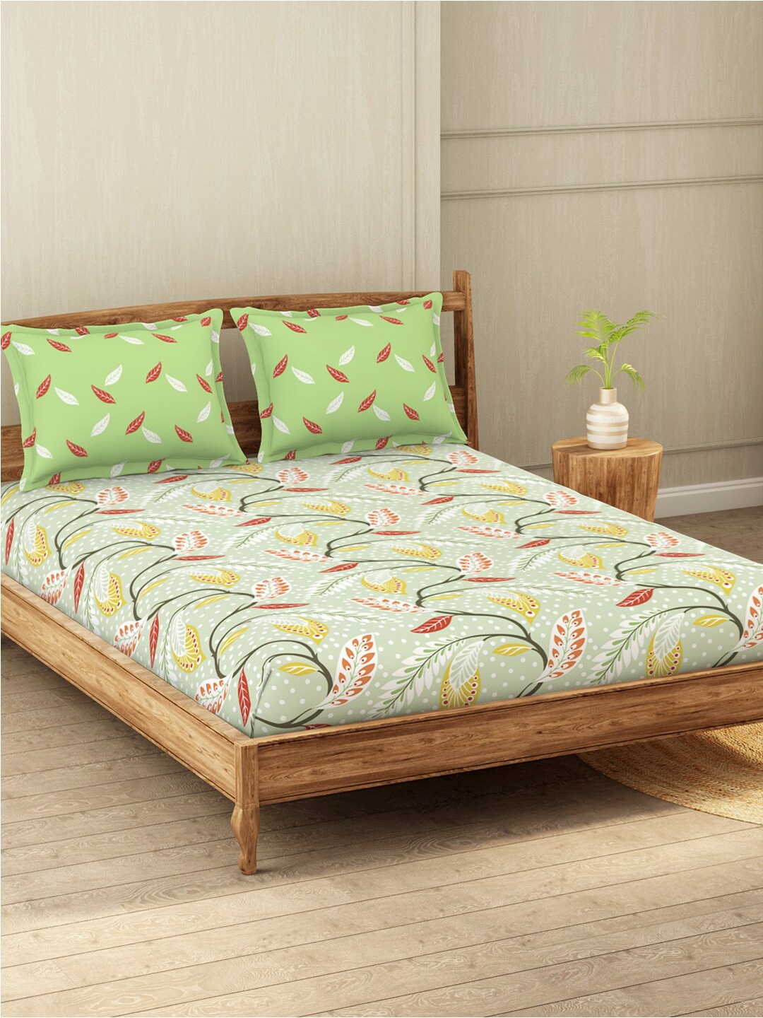 

Welspun Wonder-Full Green & Orange Floral 200 TC Queen Bedsheet & 2 Pillow Covers