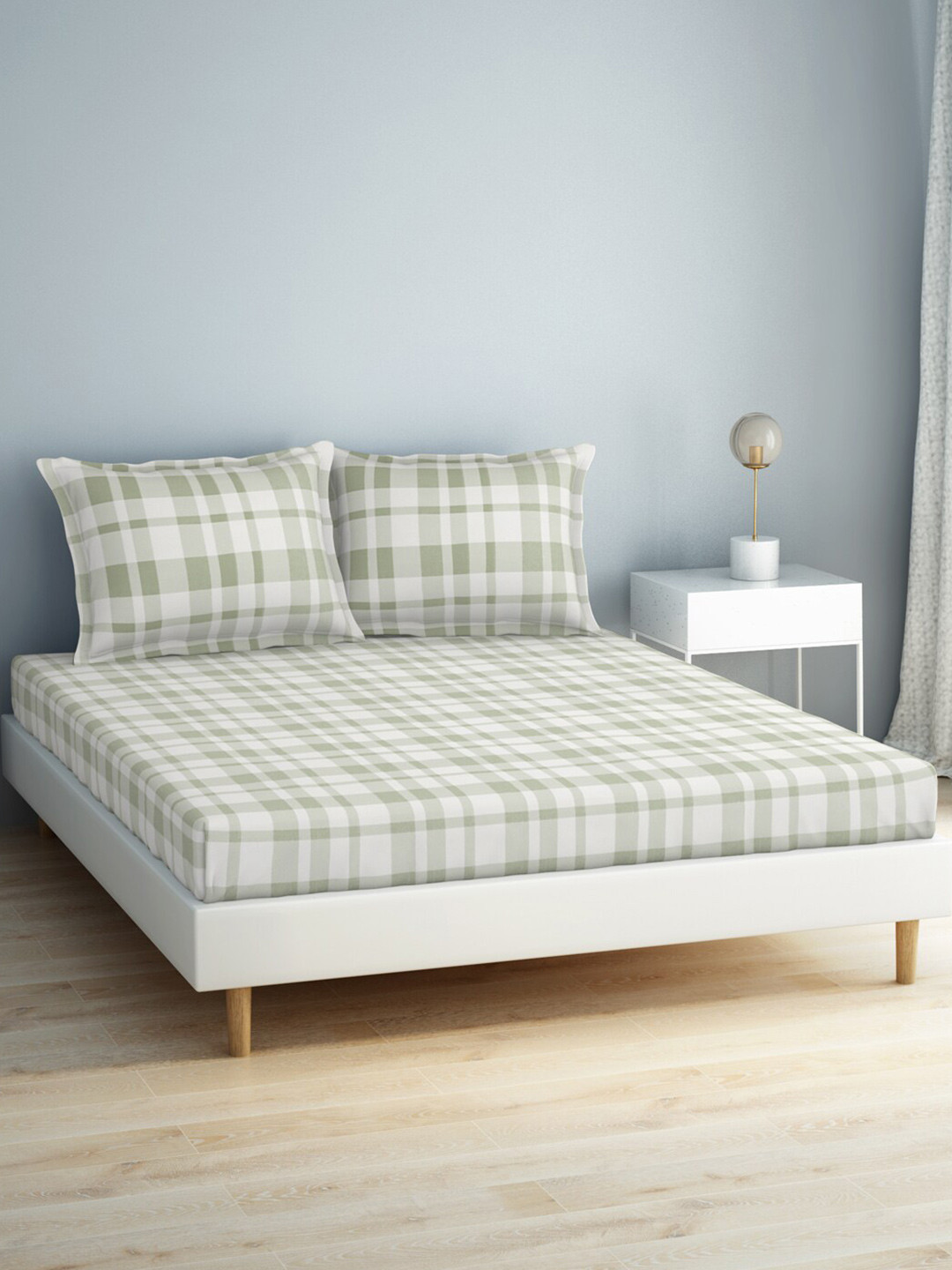 

SPACES Digital Plaid Green & White Printed 140 TC Cotton Queen Bedsheet & 2 Pillow Covers