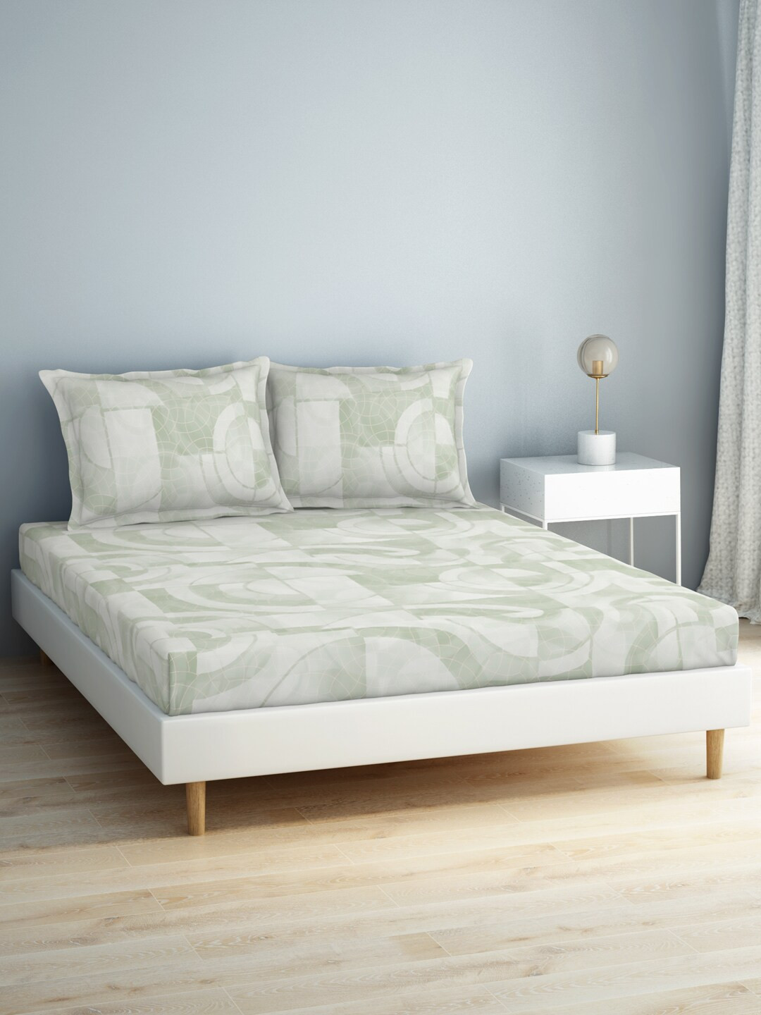 

SPACES Patterna Green & White Printed 140 TC Cotton Queen Bedsheet & 2 Pillow Covers