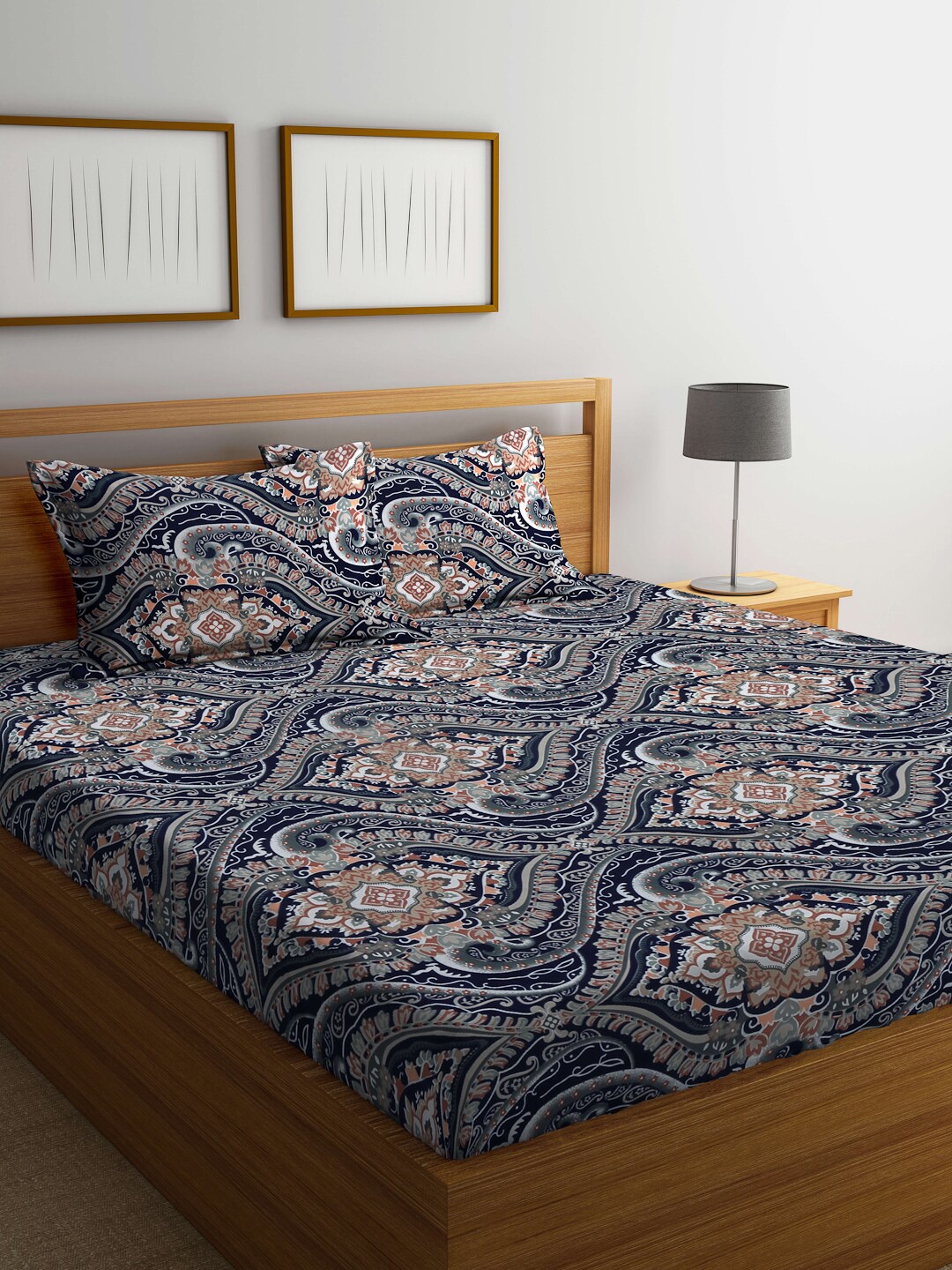 

KLOTTHE Black & White Ethnic Motif Printed 300 TC King Bedsheet With 2 Pillow Covers