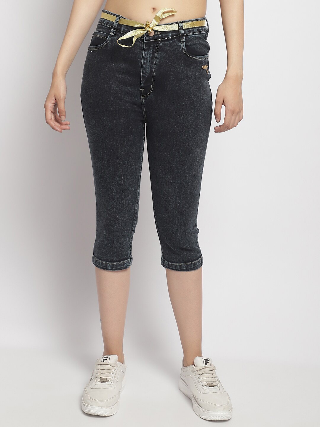 

ELLIS Women Skinny Fit Mid-Rise Capris, Black