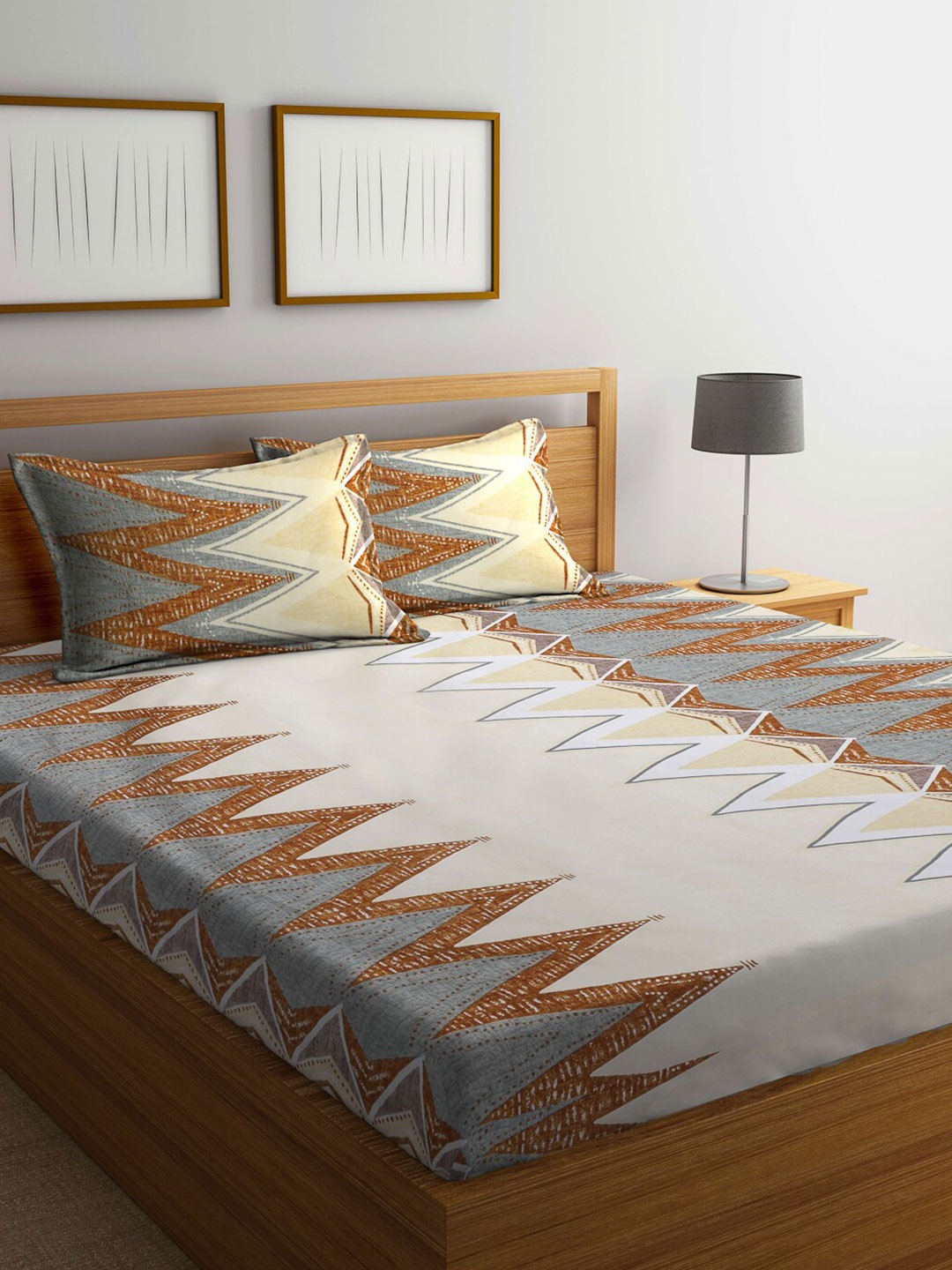

KLOTTHE Grey & Brown Geometric Printed 300TC Fitted King Bedsheet with 2 Pillow Covers