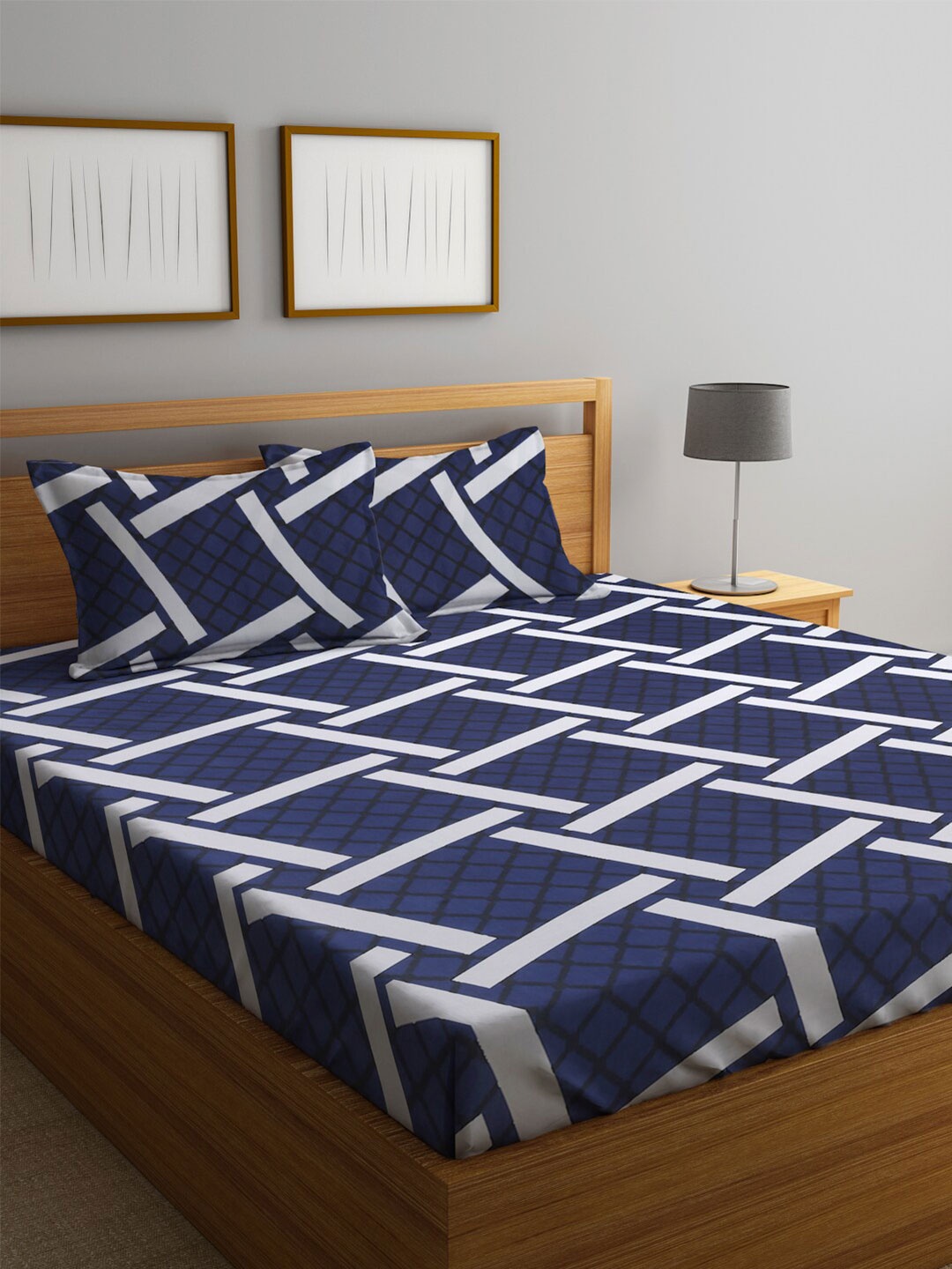 

KLOTTHE Blue & White Geometric Printed 300TC Fitted King Bedsheet with 2 Pillow Covers