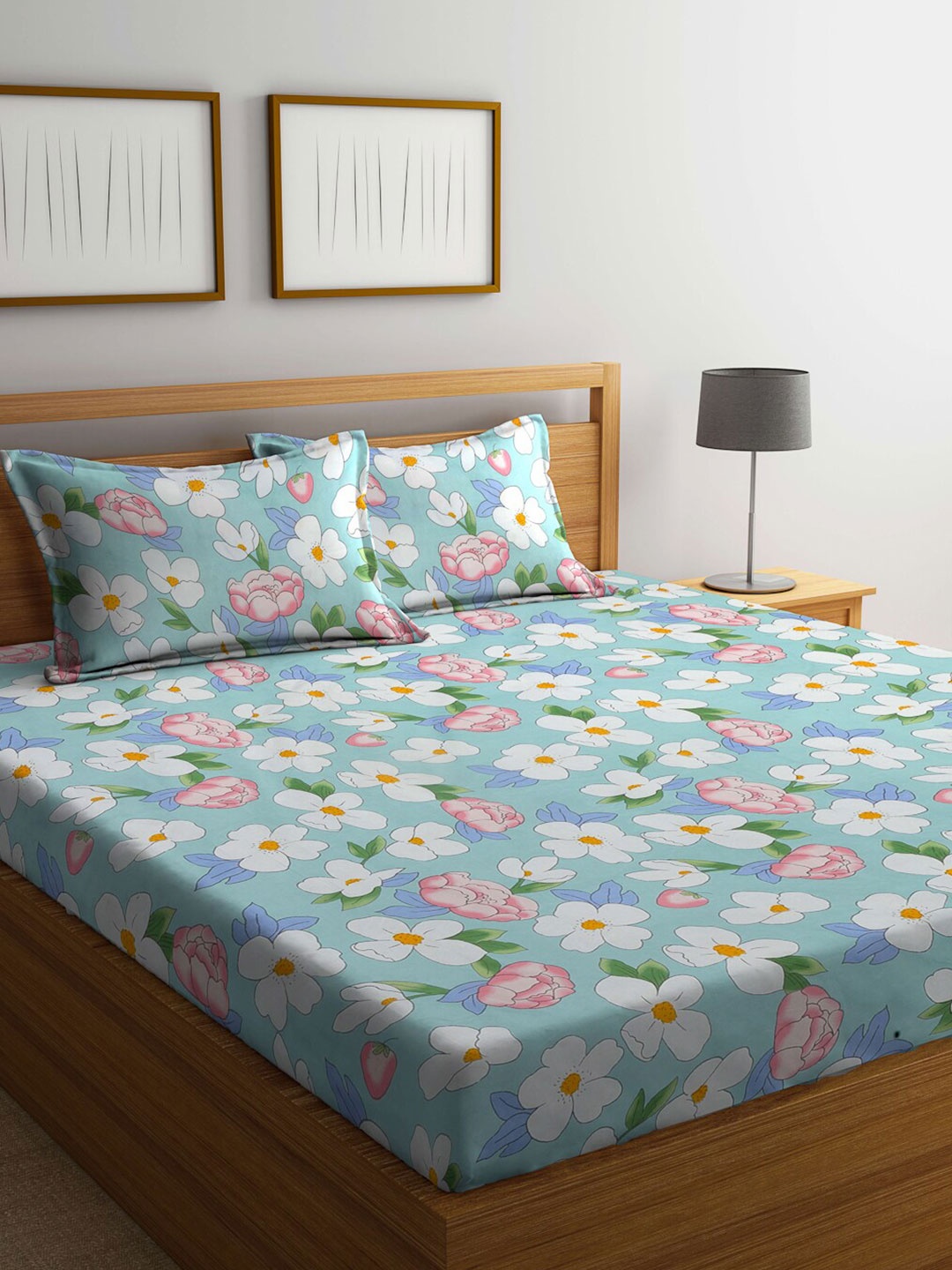 

KLOTTHE Blue & White Floral 300TC Fitted Double King Bedsheet with 2 Pillow Covers