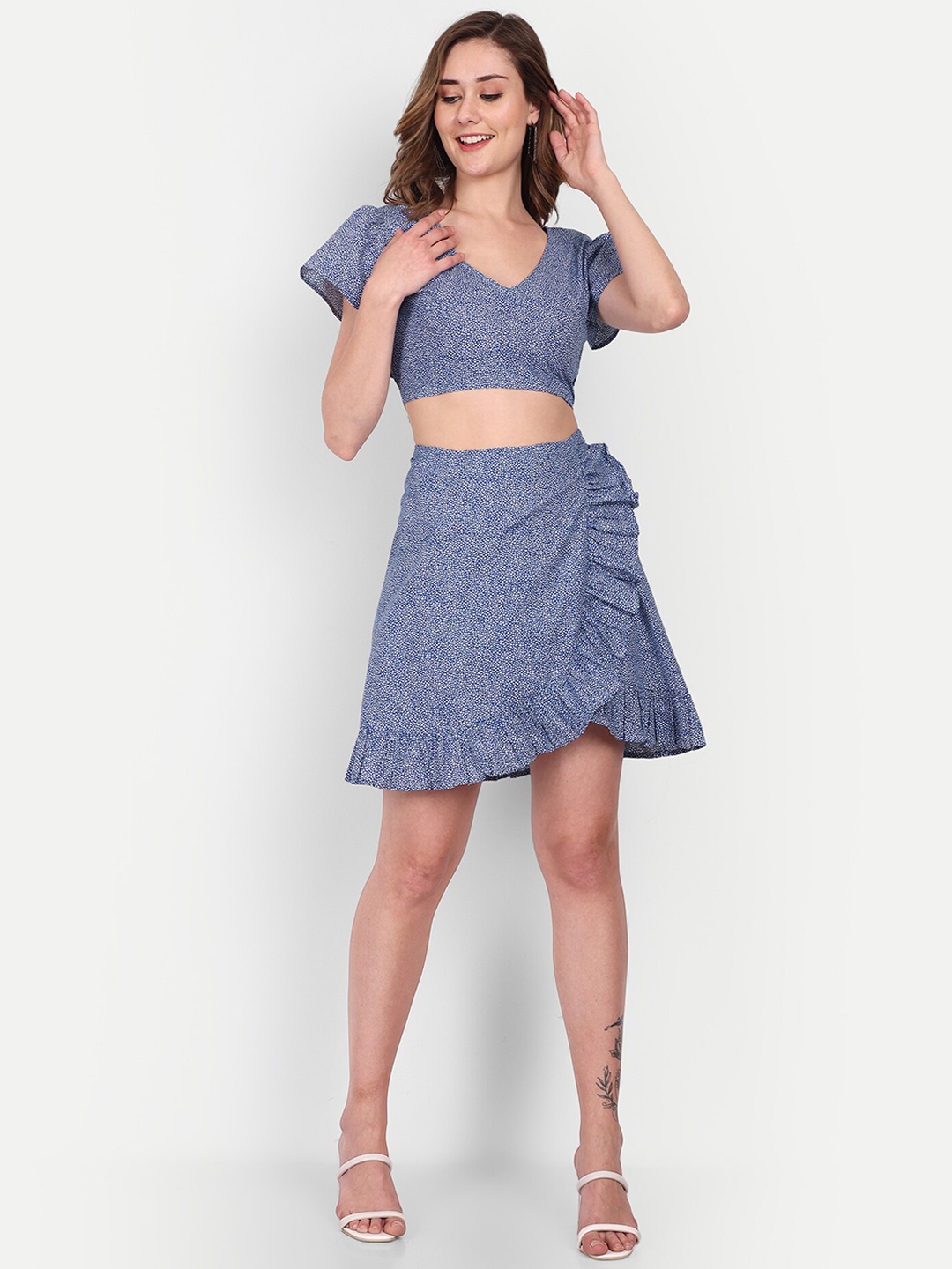 

DOLSU Printed V-Neck Crop Top With Skirt Co-Ords, Blue