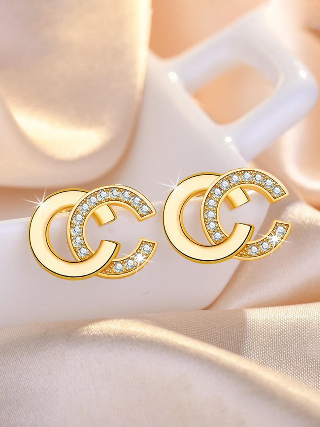 

MYKI Gold-Plated Contemporary Studs Earrings