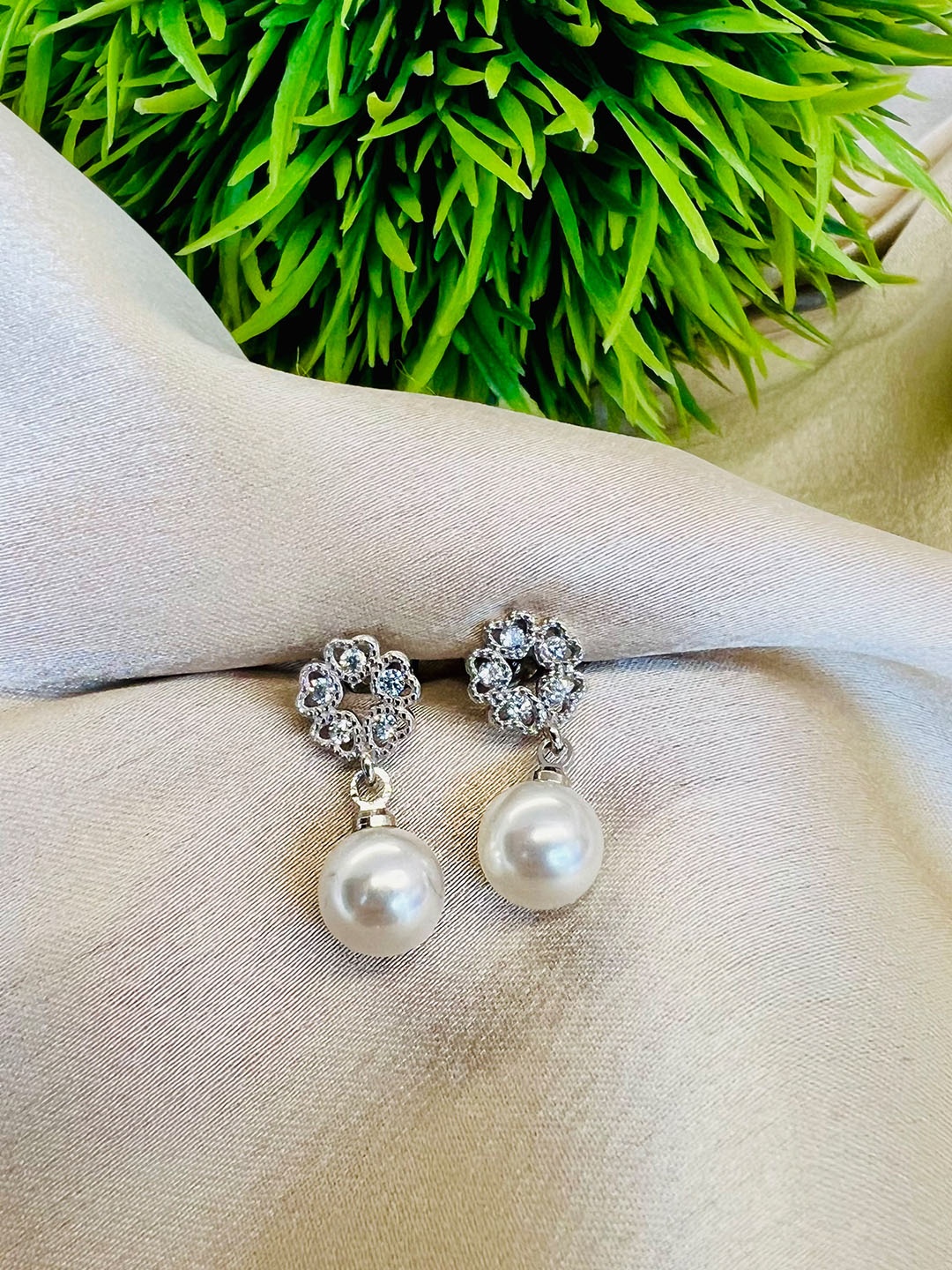 

MYKI Silver-Plated Floral Pearls Drop Earrings