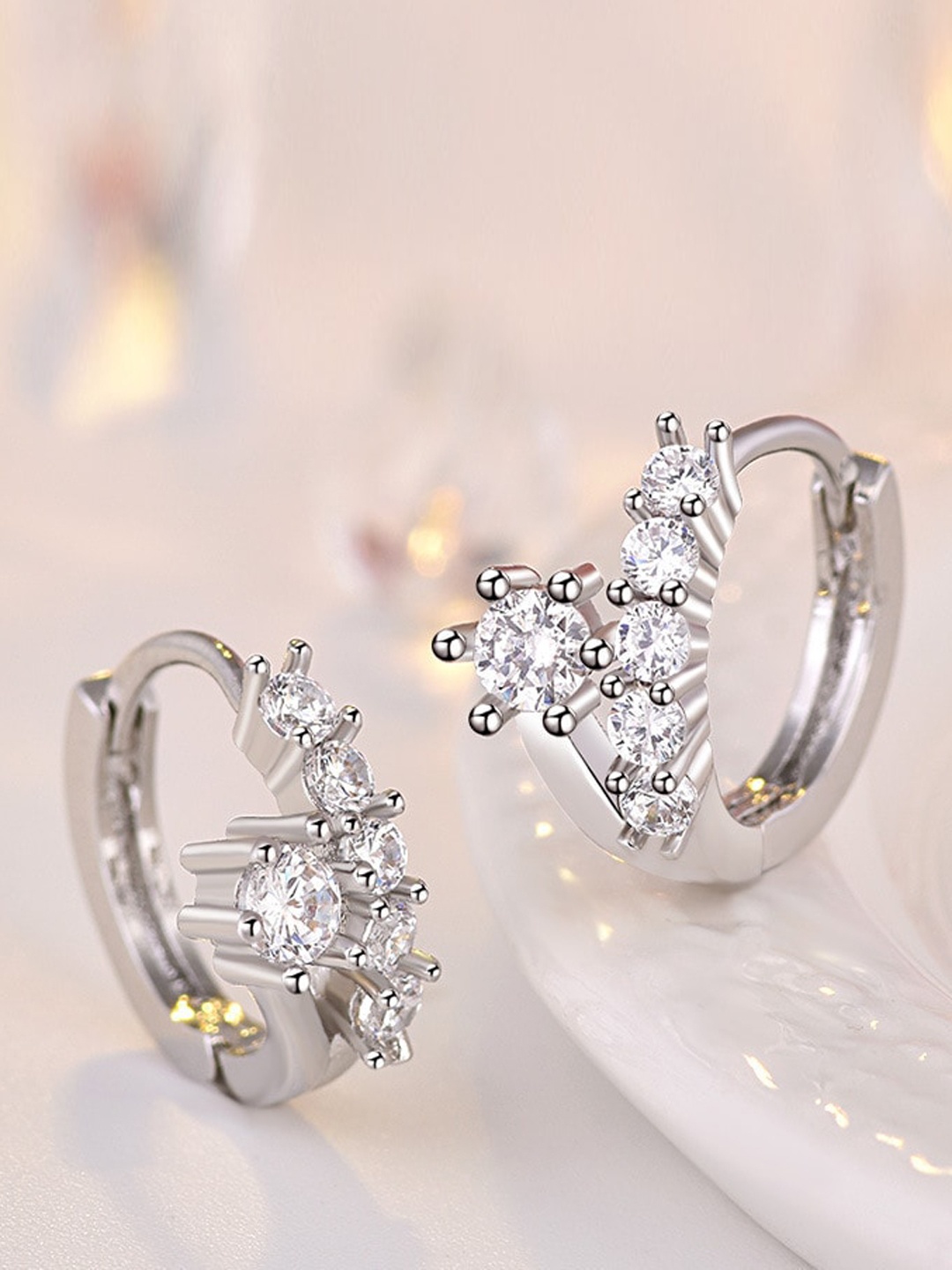

MYKI Silver-Plated Contemporary Hoop Earrings