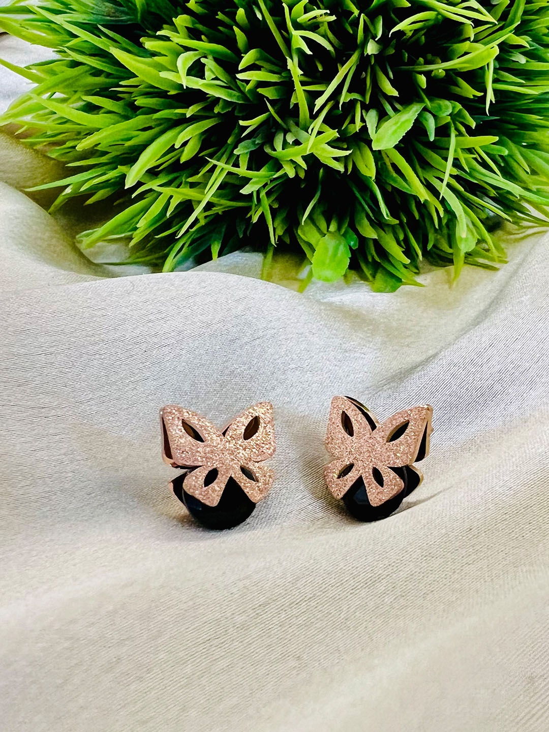 

MYKI Rose Gold-Plated Contemporary Studs Earrings