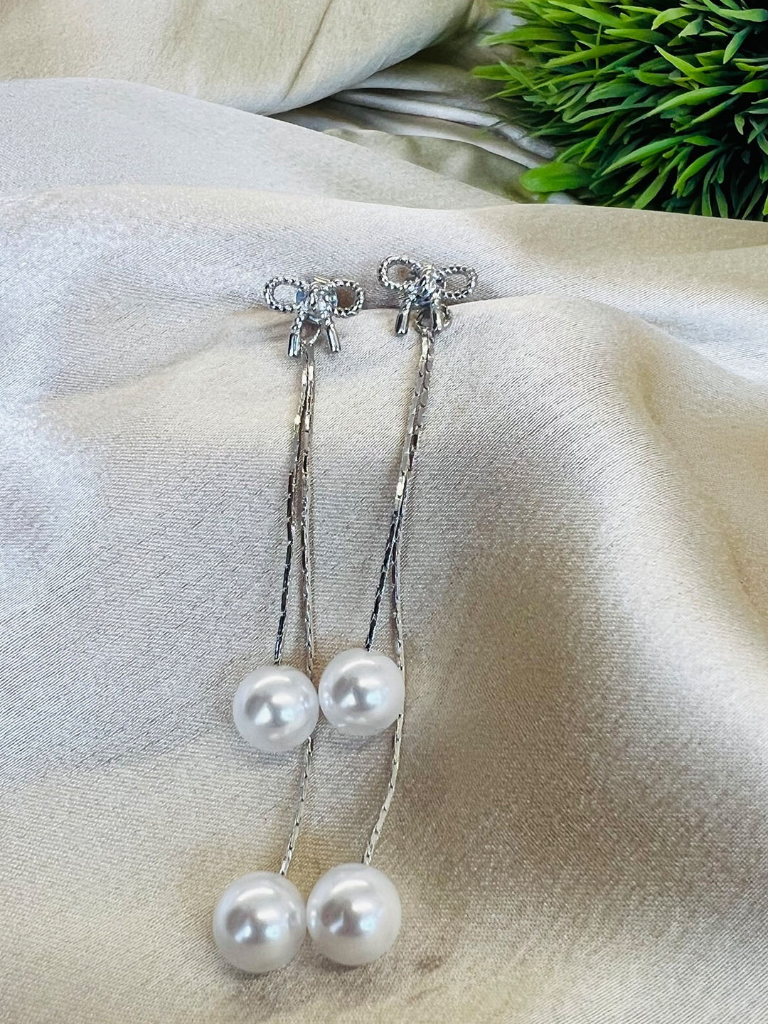 

MYKI Silver-Plated Contemporary Drop Earrings