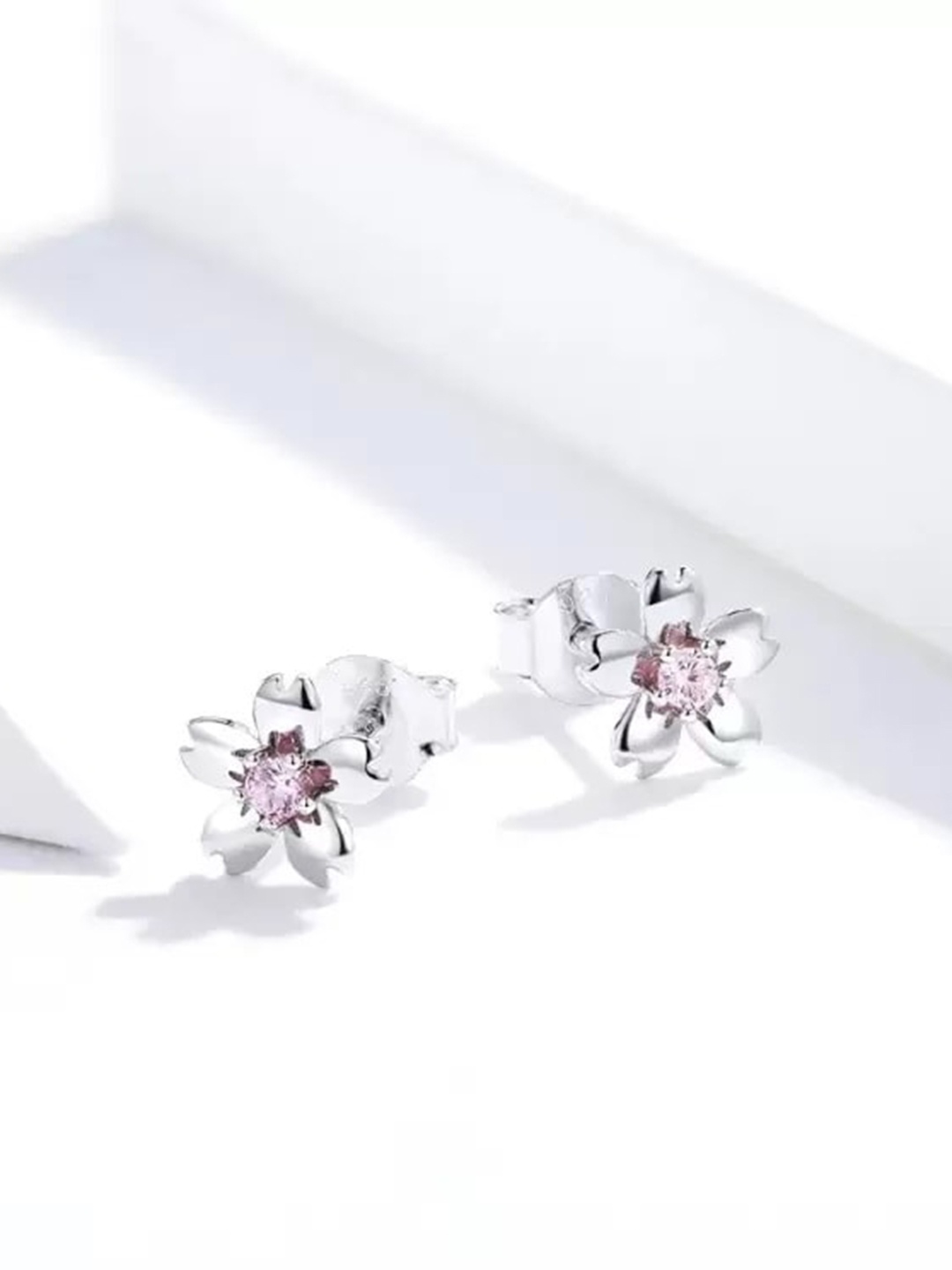 

MYKI Silver-Plated Cubic Zirconia Studded Flower Studs Earrings