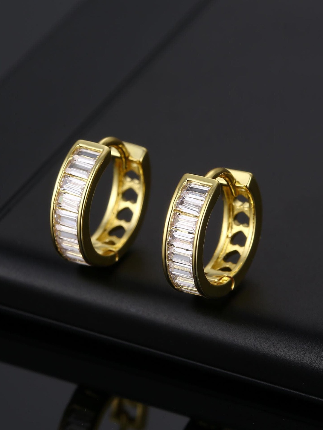 

MYKI Gold-Toned Gold-Plated Contemporary Hoop Earrings