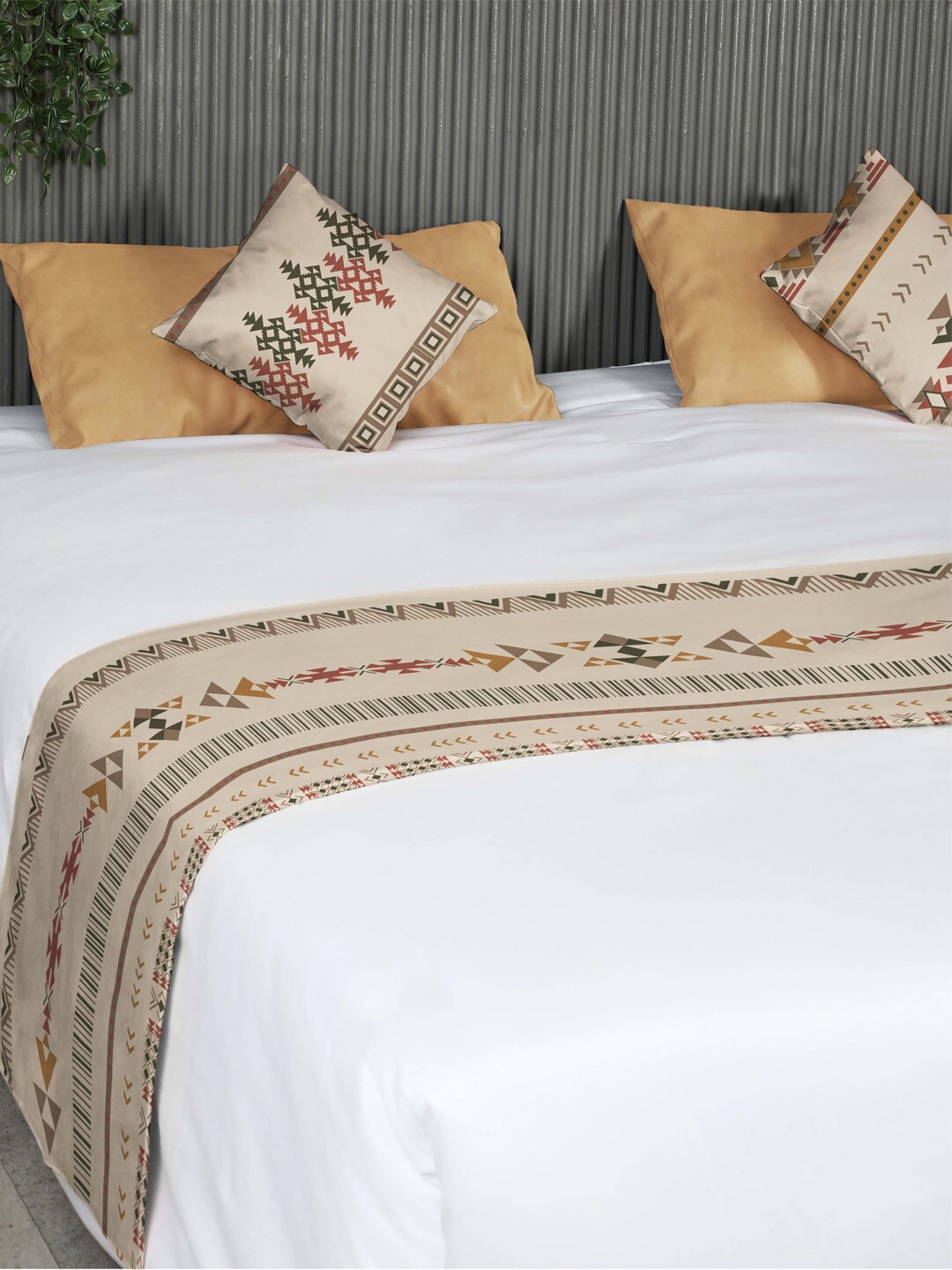

SPACES Turkish Tribal Beige Reversible Printed Bed Runner With 2 Cushion Covers