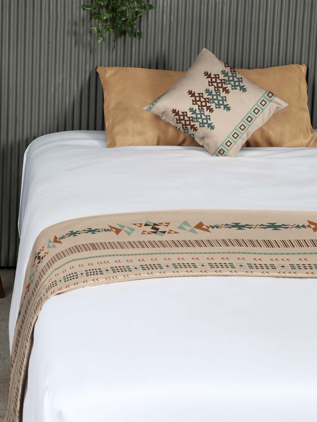 

SPACES Turkish Tribal Beige Printed Velvet Bed Runner With 2 Cushion Covers