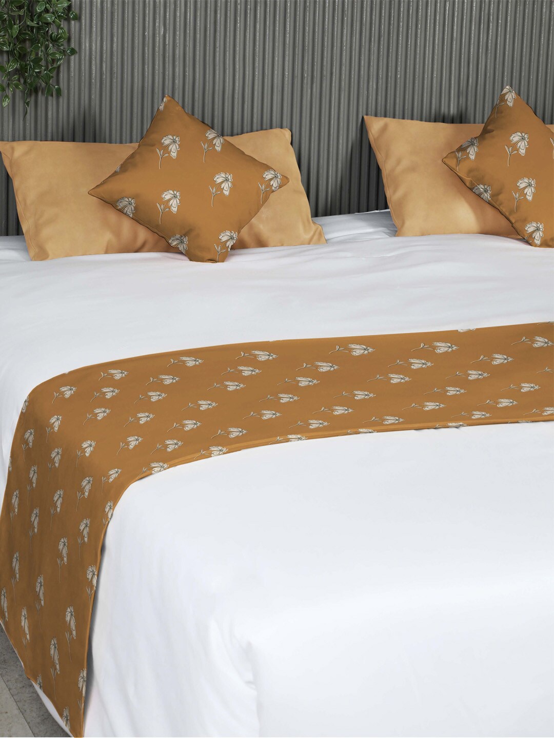 

SPACES Beige Printed Velvet Reversible Bed Runner & 2 Cushion Covers