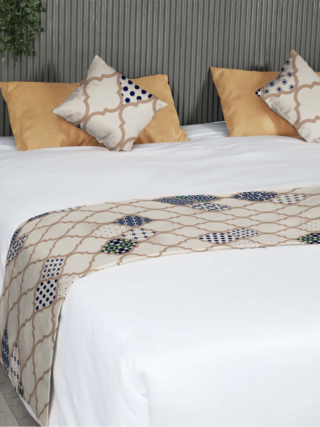 

SPACES Moroccan Starburst Beige Velvet King & Queen Runner With 2 Cushion Covers