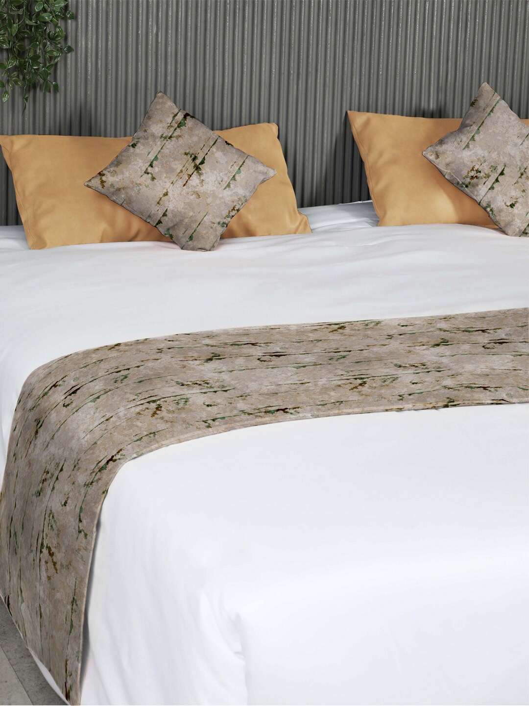 

SPACES Beige & Green Printed Velvet Reversible King & Queen Bed Runner & 2 Cushion Covers