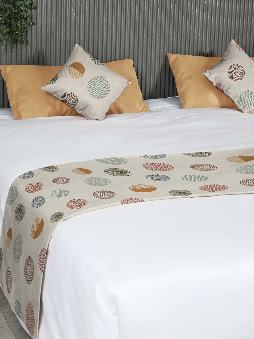 

SPACES Summer Dots Beige & Green Reversible King & Queen Bed Runner & 2 Cushion Covers