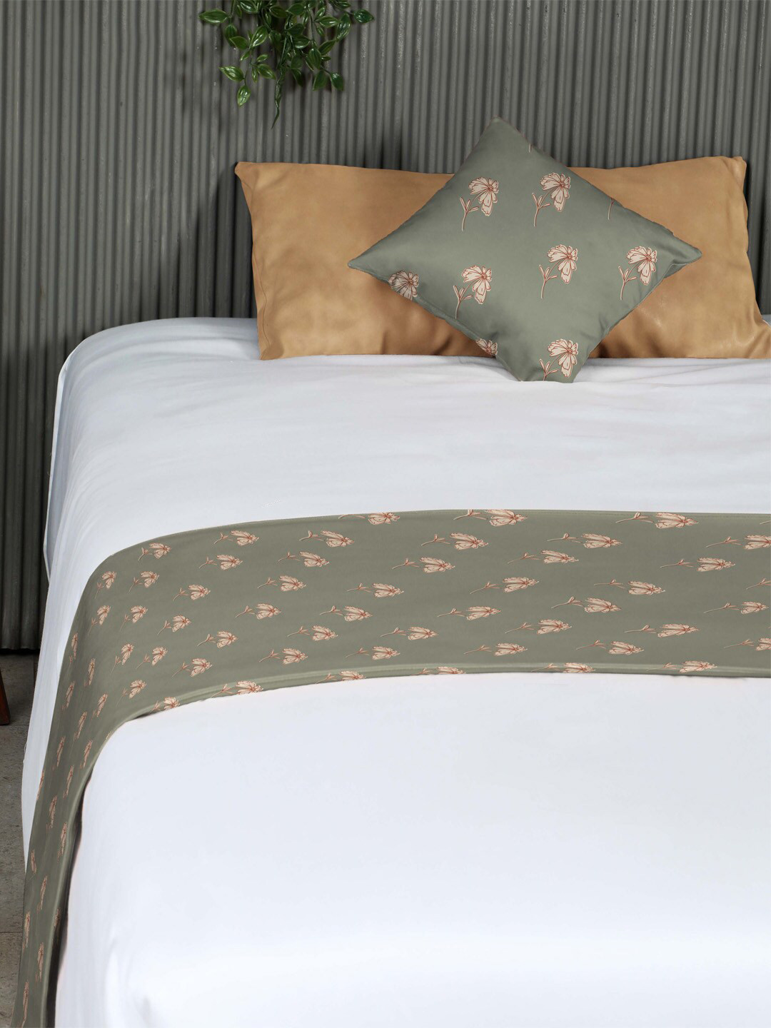 

SPACES Bohemian Daisy Green & Pink Reversible King & Queen Bed Runner & 2 Cushion Covers