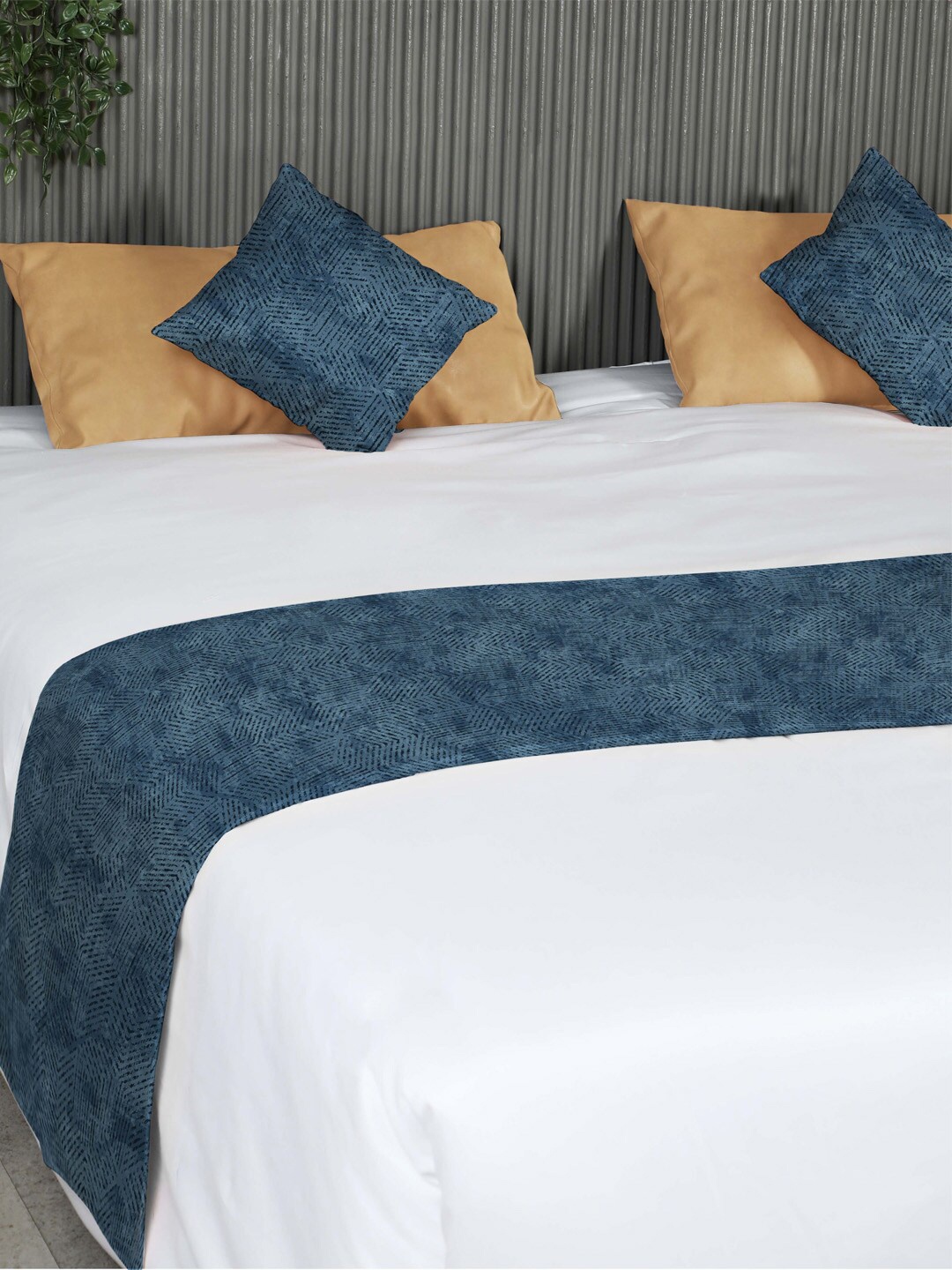 

SPACES BrokenHive Teal Blue Printed Reversible King & Queen Bed Runner & 2 Cushion Covers