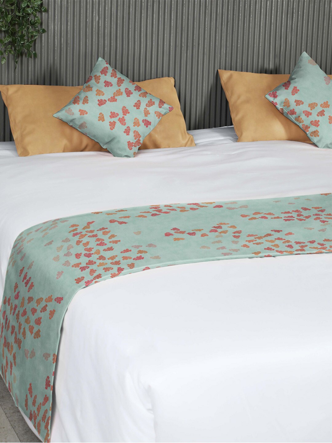 

SPACES Sea Green & Pink Fluttering Beauty Reversible Velvet Bed Runner & 2 Cushion Covers