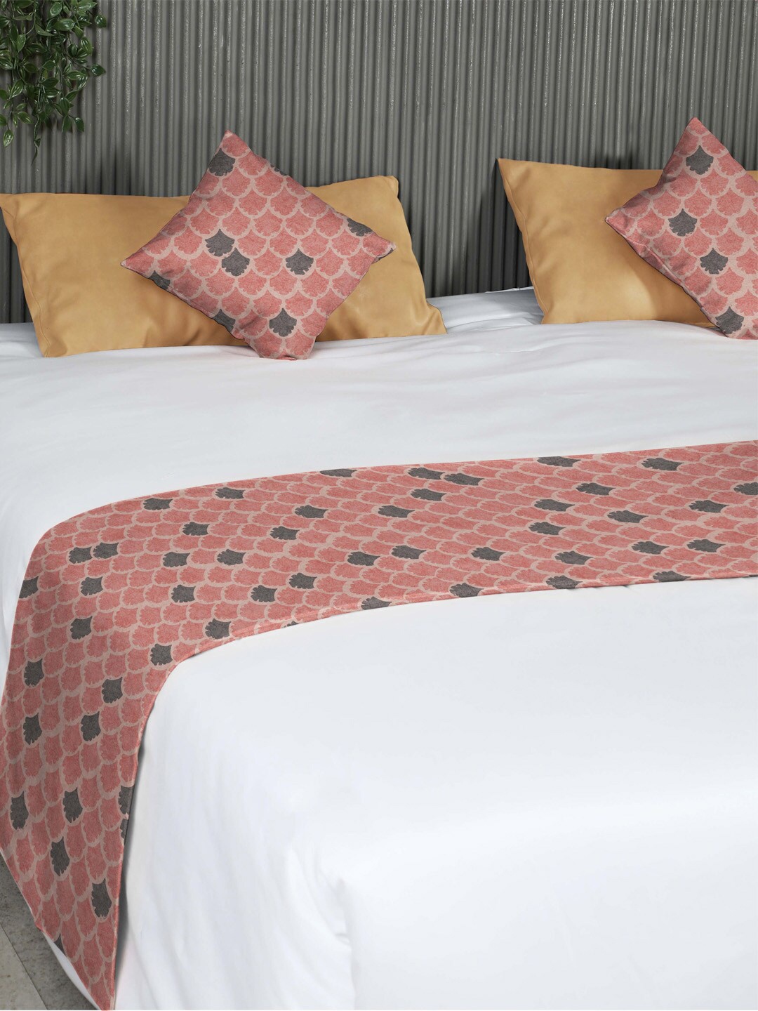 

SPACES Peach-Colored Botanic Whimsy Print Reversible Velvet Bed Runner & 2 Cushion Covers
