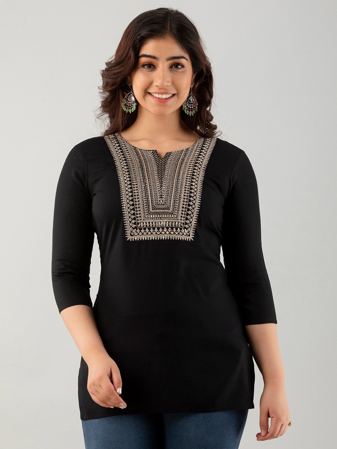 

FASHION DEPTH Black Top