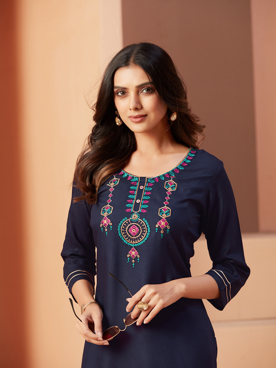 

Sangria Navy Blue & Pink Floral Yoke Design Thread Work Straight Kurta