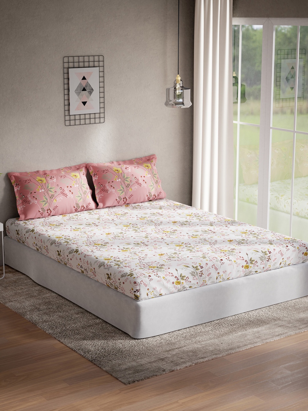 

DDecor Peach & White Floral 144 TC Cotton Queen Bedsheet With 2 Pillow Covers