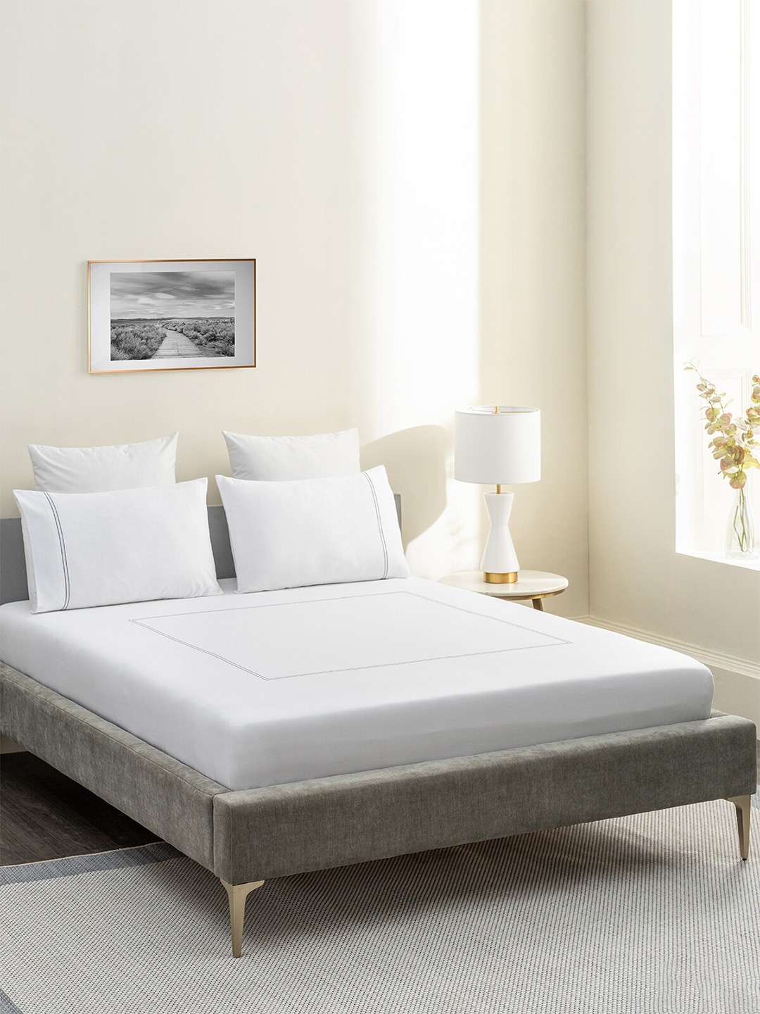 

DDecor White 180 TC Cotton King Bedsheet with 2 Pillow Covers