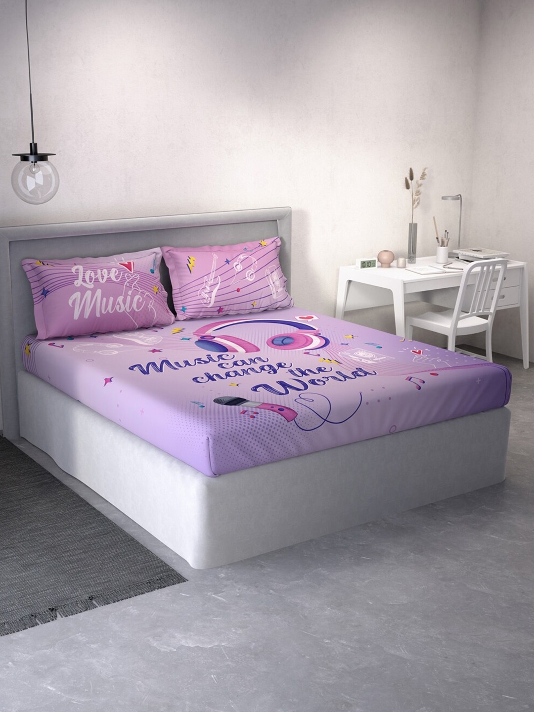 

DDecor Purple & White Conversational 140 TC Cotton Queen Bedsheet with 2 Pillow Covers