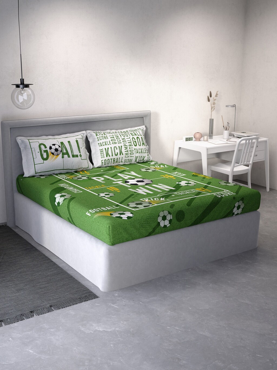 

DDecor Green & White Graphic 140 TC Cotton Queen Bedsheet With 2 Pillow Covers