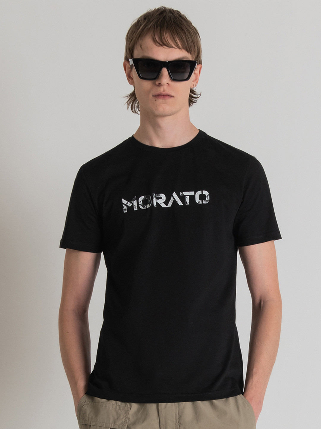 

Antony Morato Men Black Typography Printed Applique Slim Fit T-shirt