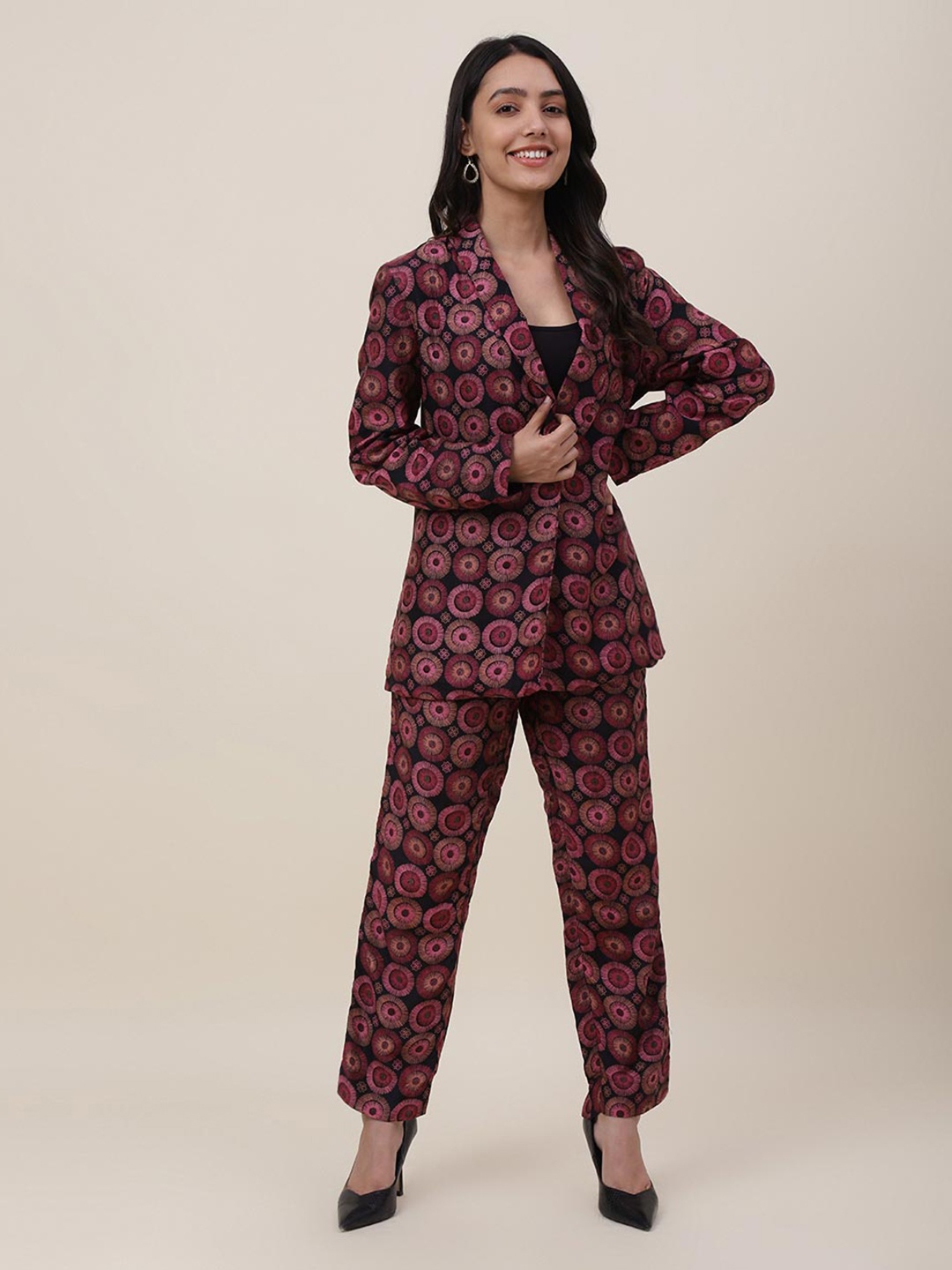 

Fabindia Geometric Printed Coat & Trousers, Black