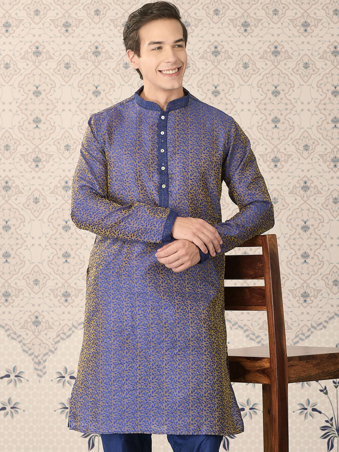 

Ode by House of Pataudi Blue & Gold-Toned Floral Woven Design Jacquard Kurta