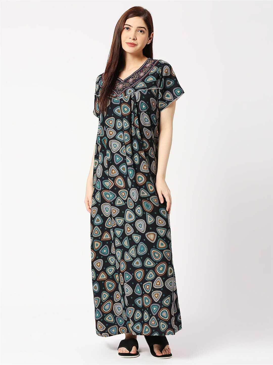 

Pretty Awesome Geometric Printed Maxi Nightdress, Black