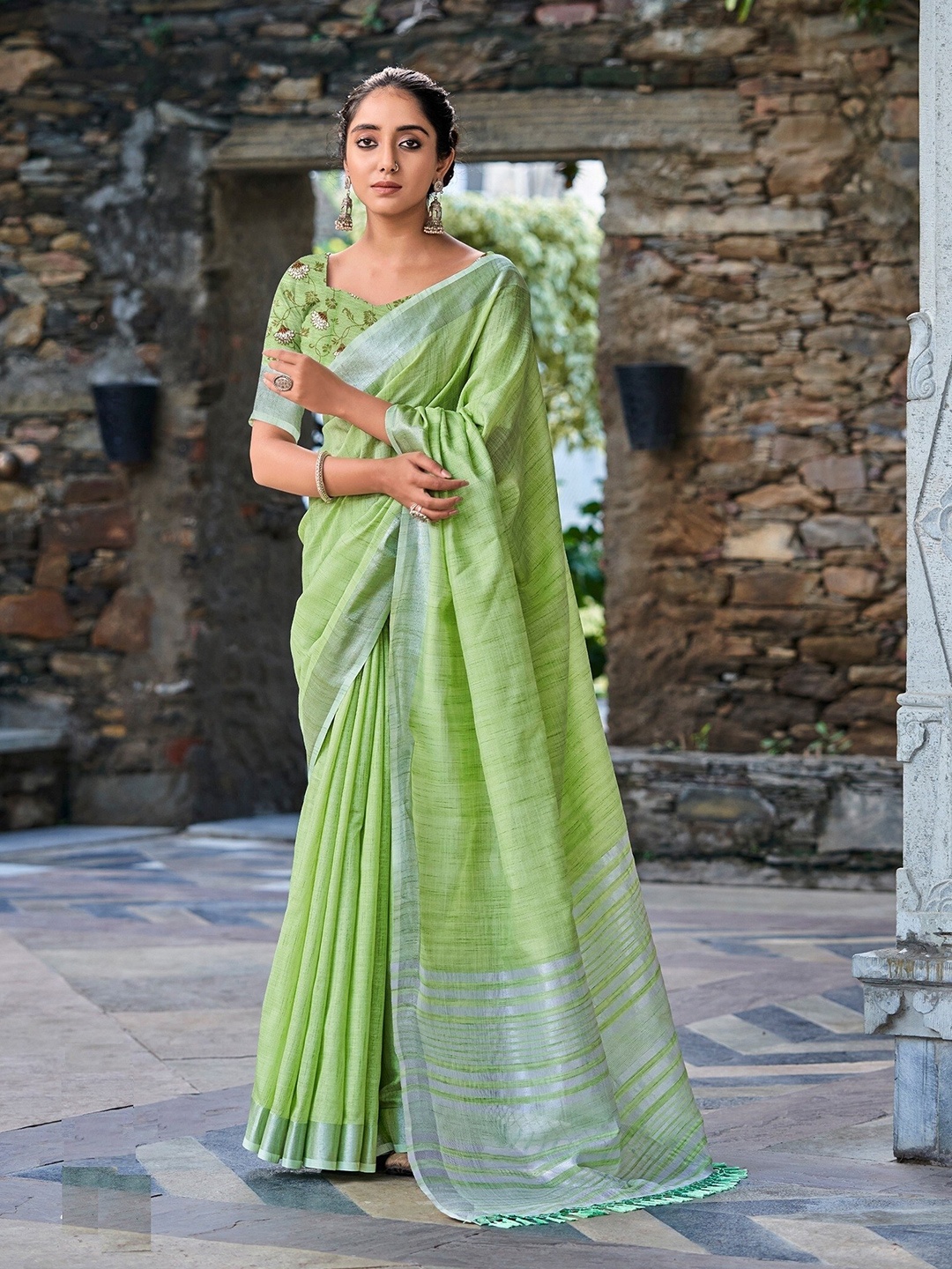 

DIVASTRI Zari Khadi Saree, Green