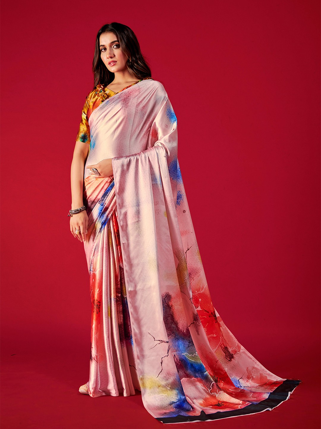 

DIVASTRI Floral Printed Satin Saree, Peach