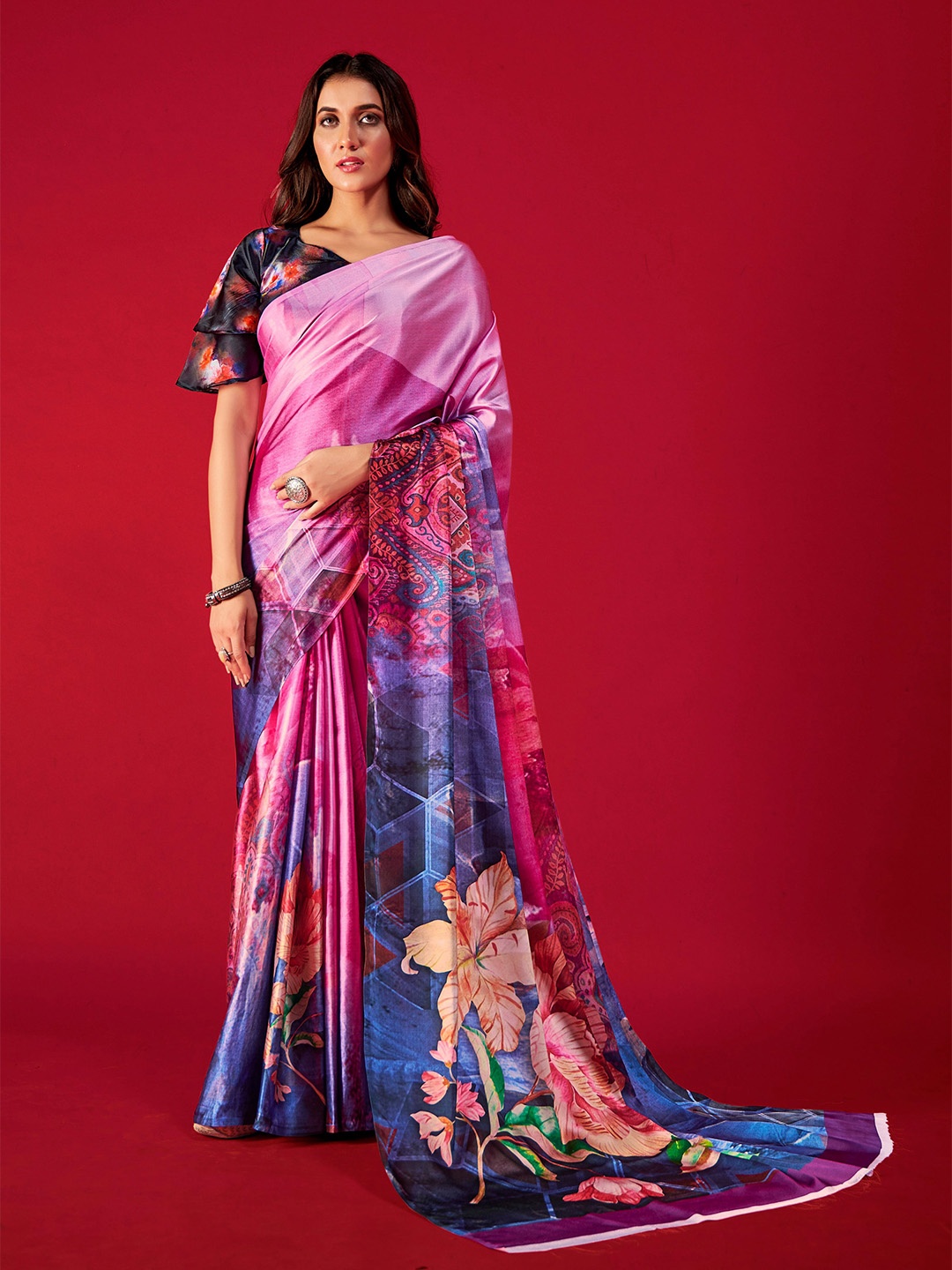 

DIVASTRI Floral Printed Satin Saree, Pink
