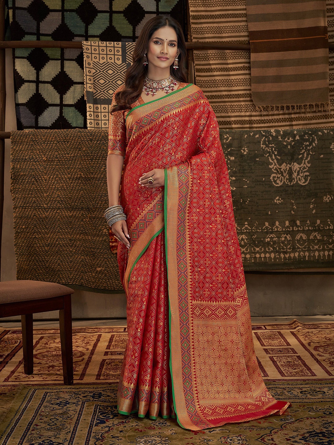

DIVASTRI Ethnic Motifs Woven Design Zari Pure Silk Mysore Silk Saree, Red