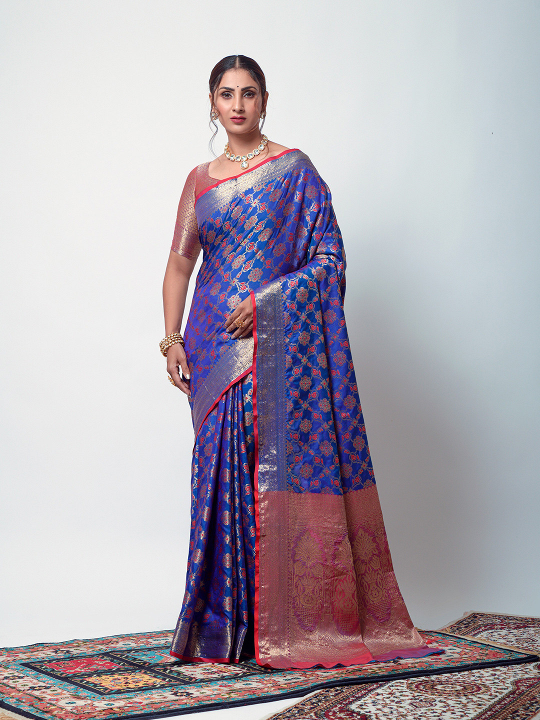 

DIVASTRI Ethnic Motifs Woven Design Zari Pure Silk Kanjeevaram Saree, Purple