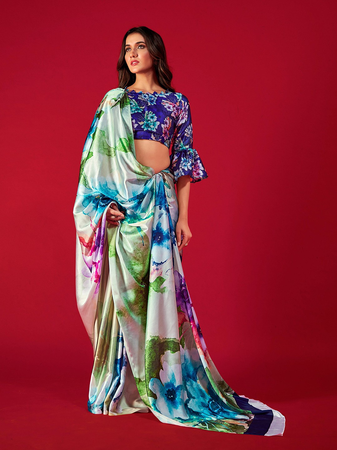 

DIVASTRI Floral Printed Satin Saree, Blue