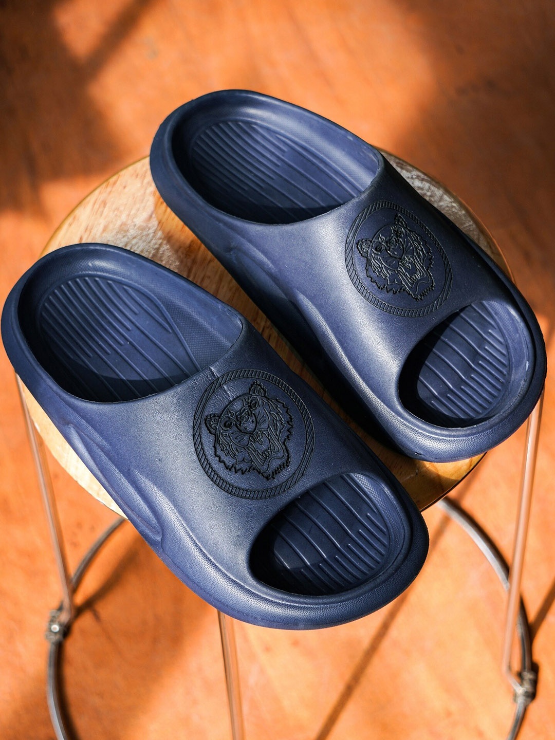 

Try Me Men Printed Synthetic Lightweight Sliders, Navy blue