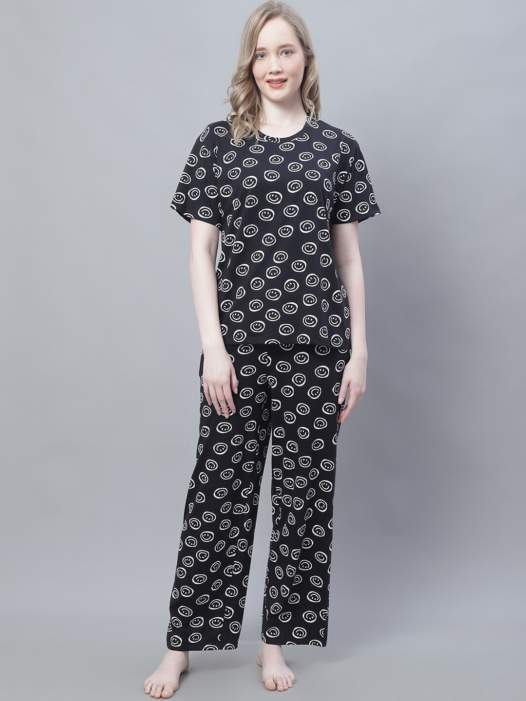 

Kanvin Black & White Conversational Printed Night Suit