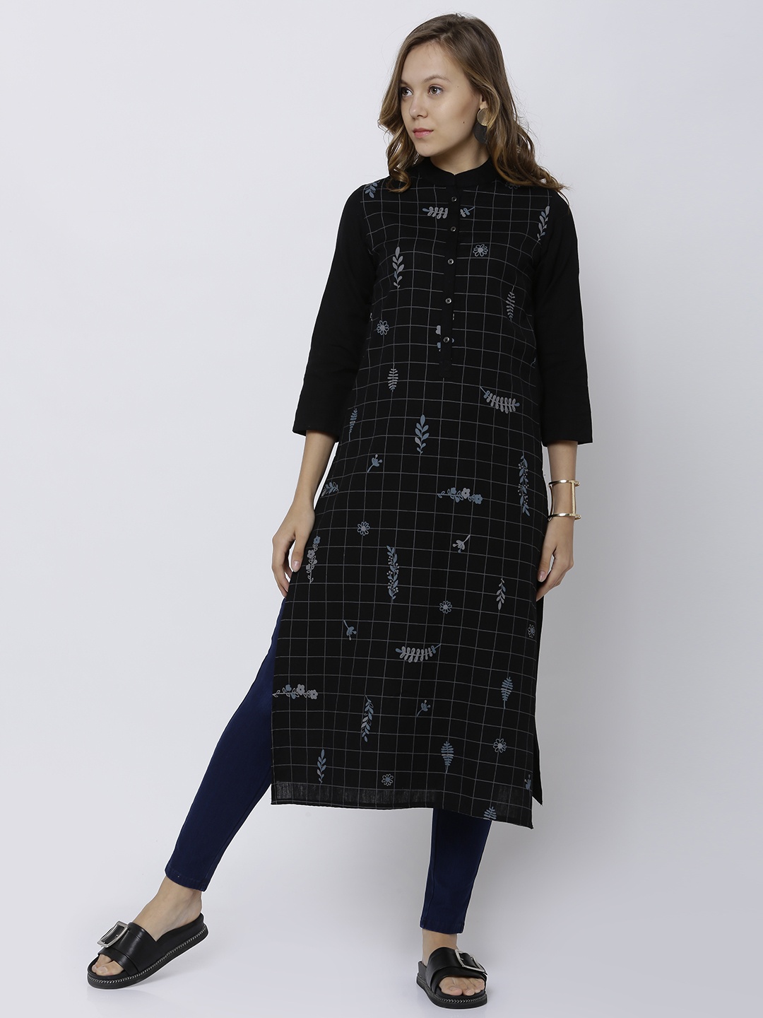 

Vishudh Women Black Checked Straight Kurta