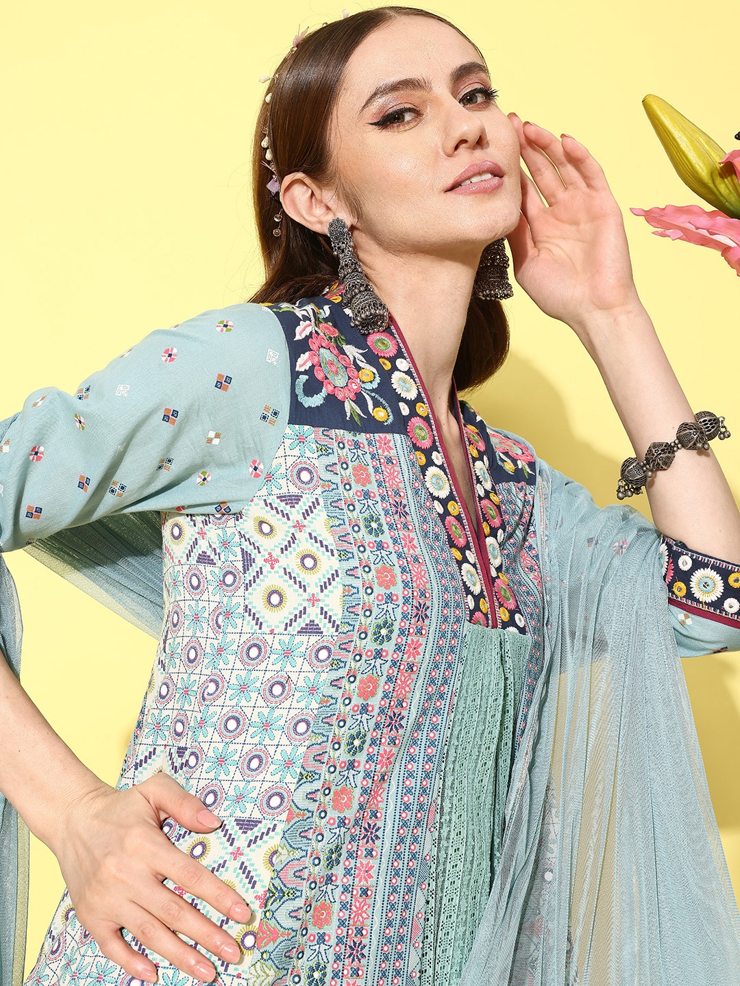 

Juniper Tribal Printed Mirror Work Indie Prints Kurta, Blue