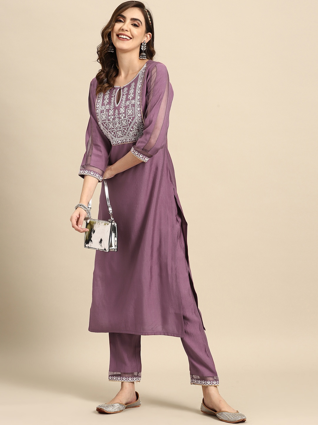 

Sangria Ethnic Motifs Embroidered Thread Work Kurta With Trousers, Mauve